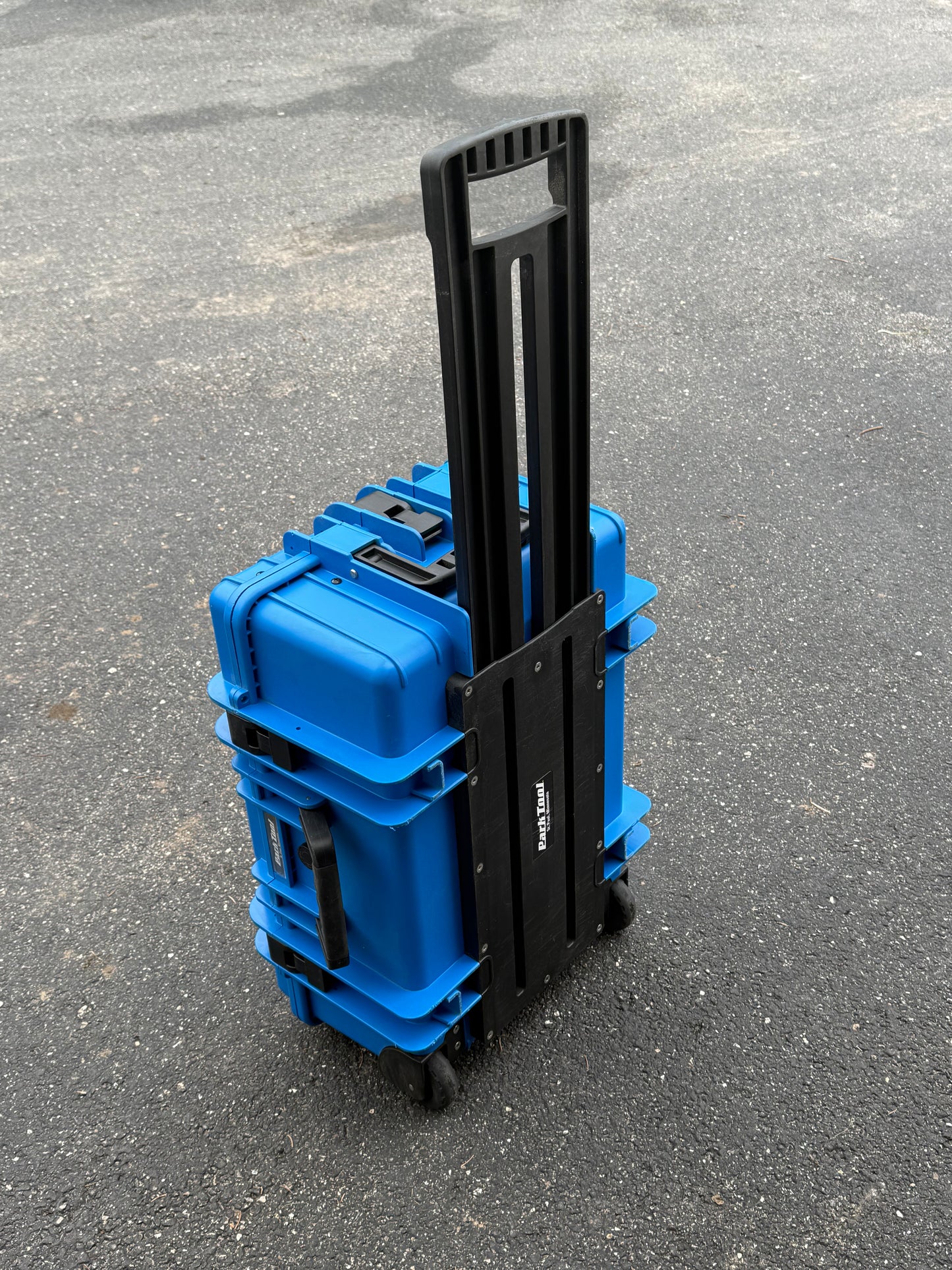 Big Blue Rolling Box